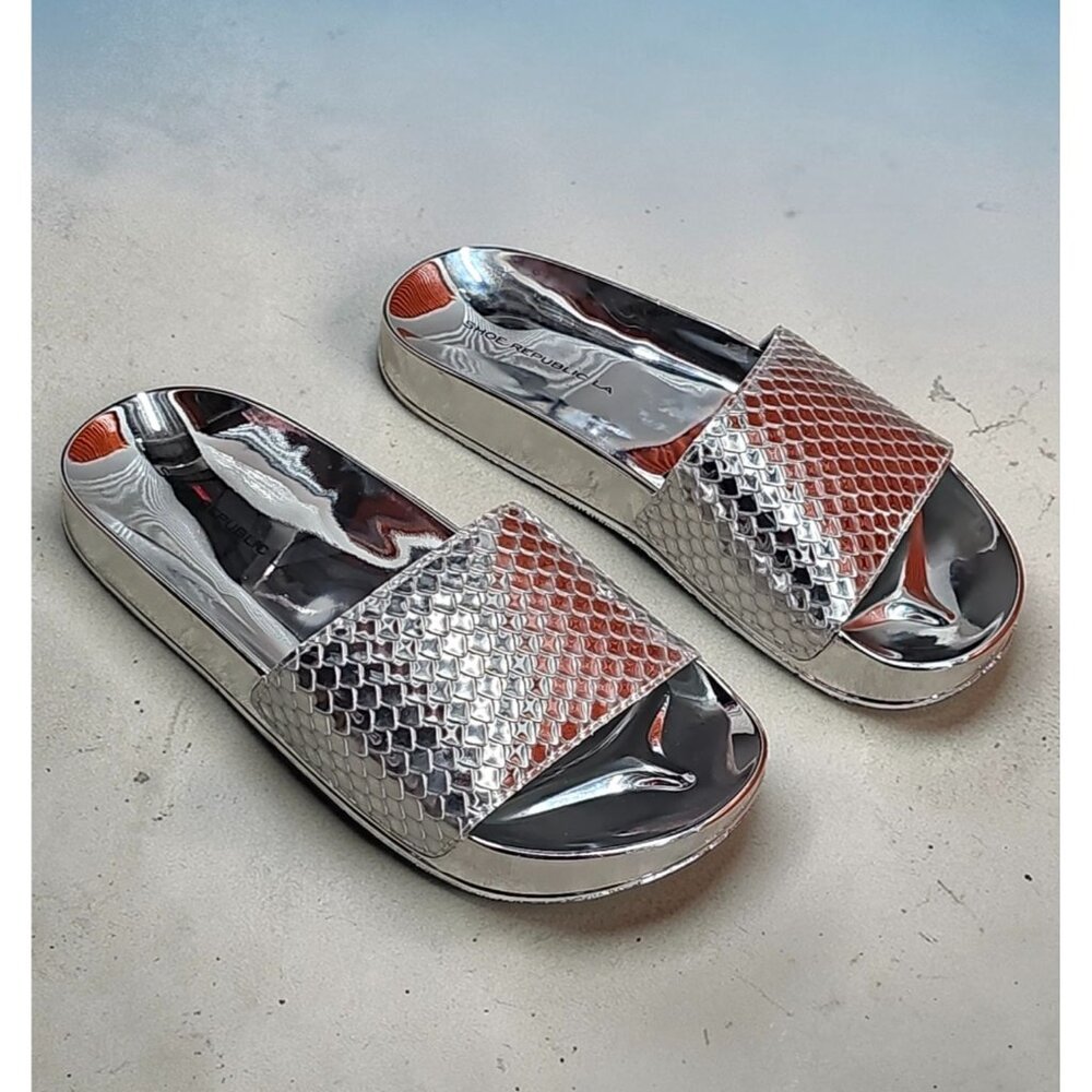 Metallic Silver Open-Toe Slide Sandals With Textured Upper & Clear Rubber Soles - Picture 3 of 6